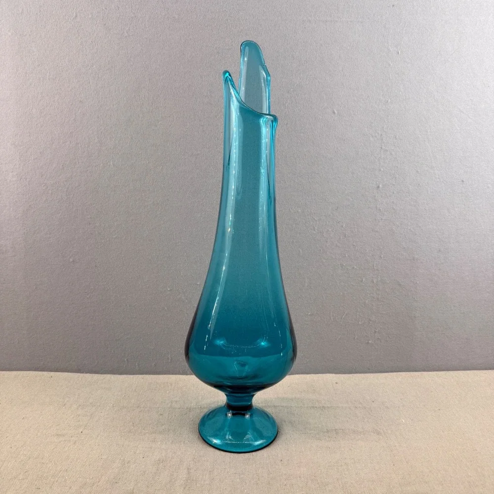 Vintage L.E. Smith Peacock Blue Simplicity Smoothie‎ Swung Vase 19